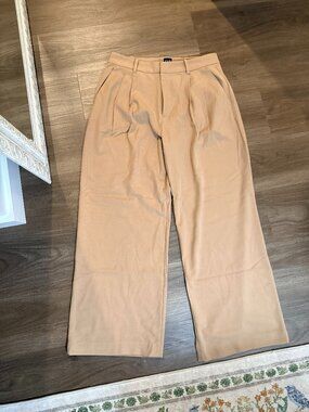NEVER WORN! Gap High Rise Trouser